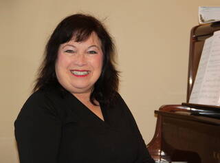 Brenda Odell, Associate Music Director