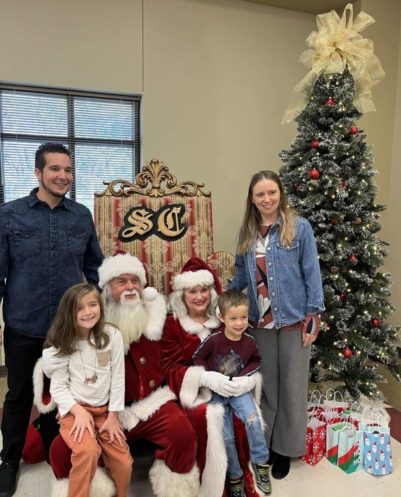 Geremy,Lanie,Justa, and Elfren with Santa